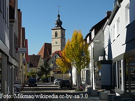 Crailsheim, Schulstraße mit der Johanneskirche im Hintergrund