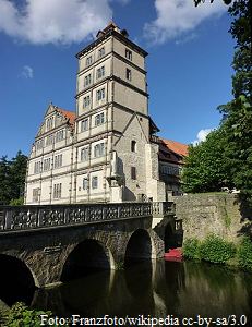 Lemgo - Schloss Brake 13. Jh. mit Steinbrücke