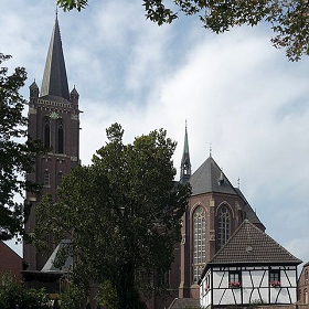 Tönisvorst Pfarrkirche St. Godehard; Foto: Df3vi/wikipedia cc-by-sa/3.0