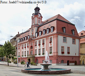 Markt in Weißenfels mit Rathaus